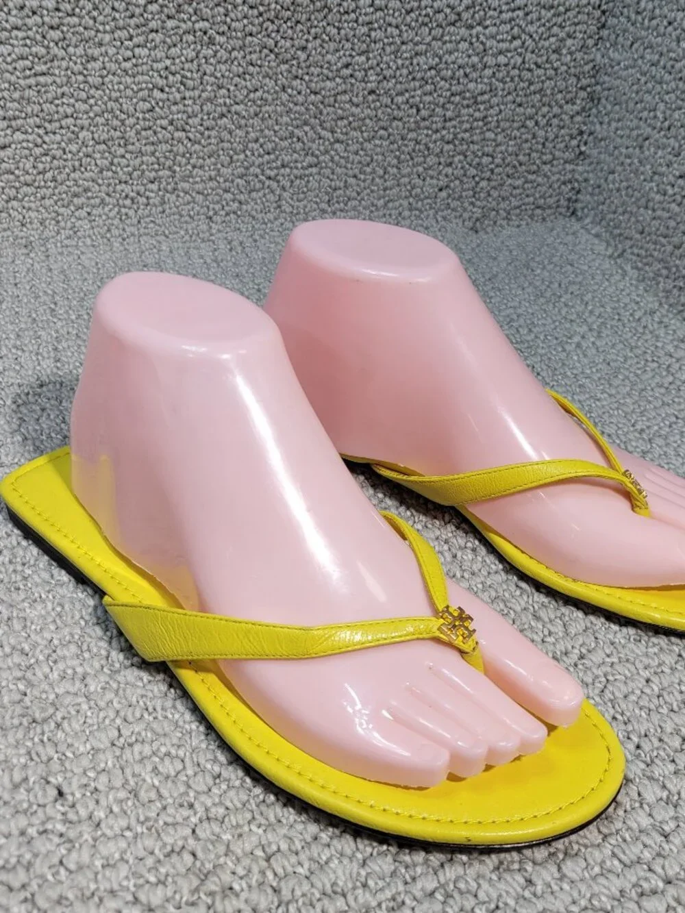 Tory Burch Classic Women's Size 8M Colza Yellow Leather Flip Flop Sandals